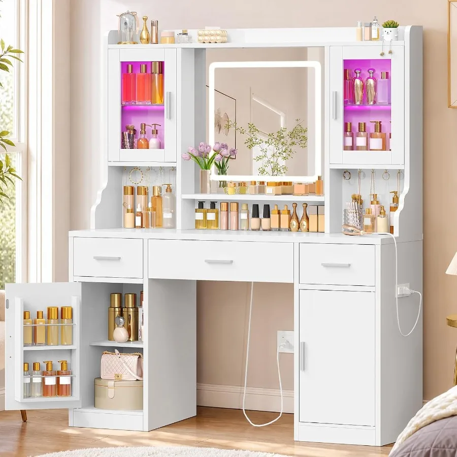 Makeup - Yatak odası için aynalı ve ışıklı